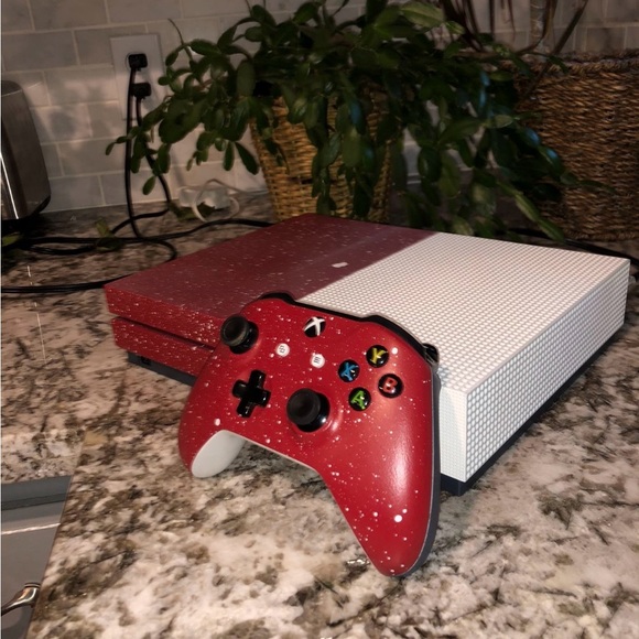 X Box One S Custom with Custom Controller, mint condition with free shipping! - Picture 5 of 12